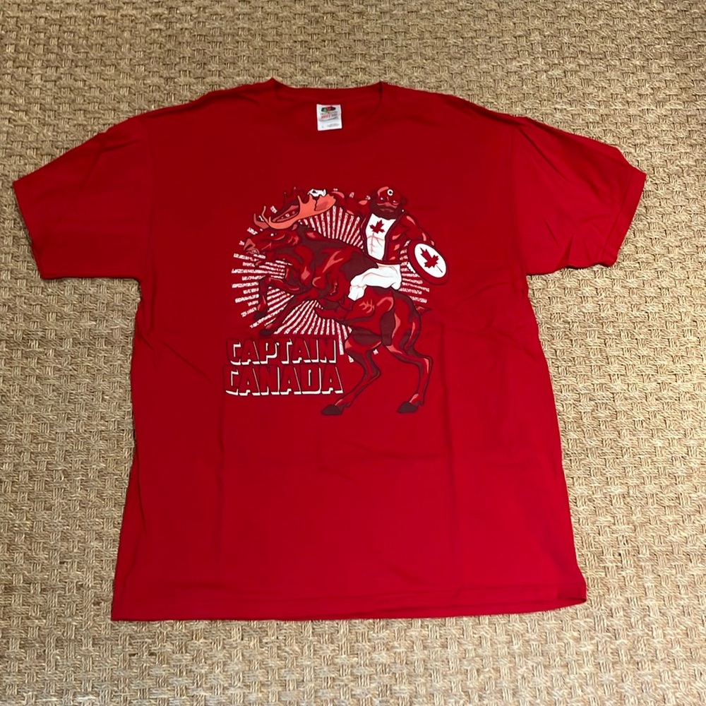 Captain Canada T-shirt size Large NWOT